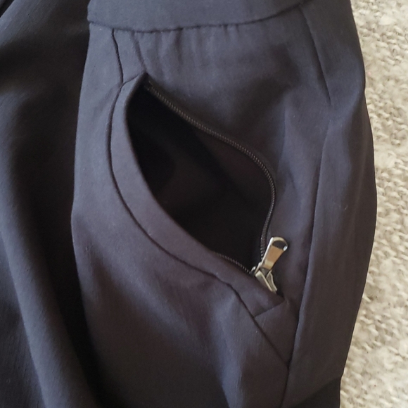 BNWOT Reitmans black stretchy pants - Picture 4 of 8